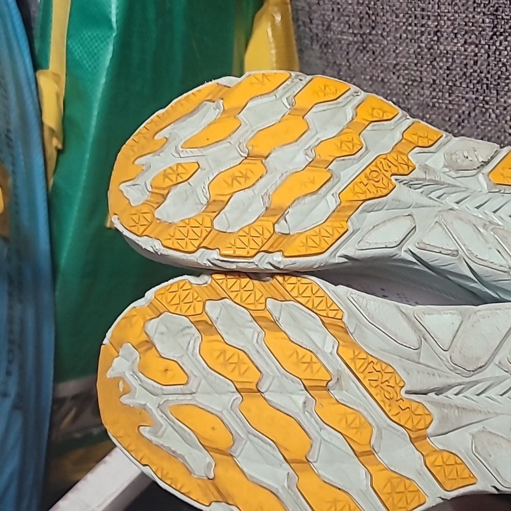 HOKA ONE ONE Clifton 8 Size 9.5 Women's 42 EU - Picture 10 of 11